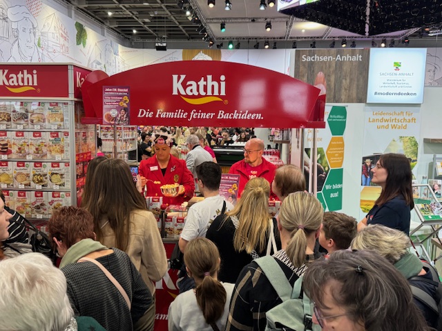 Julian F. M. Stöckel am Kathi-Stand 