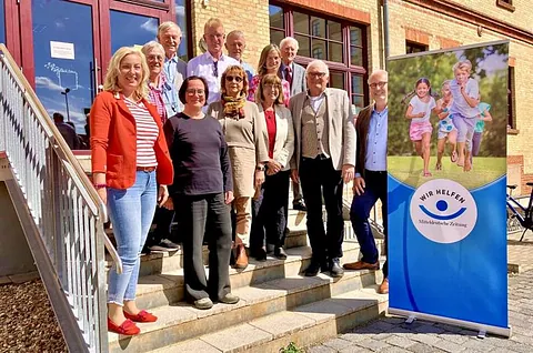 Wir helfen - Von Schiff bis Koffer